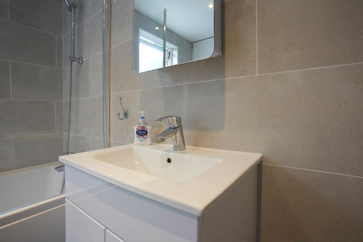 Homestay Vas' House York