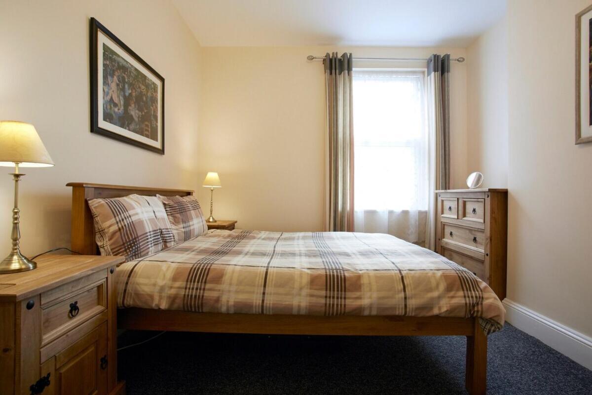 Vas' House Homestay York