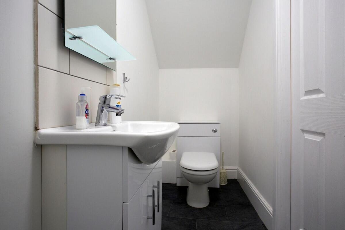 Vas' House Homestay York