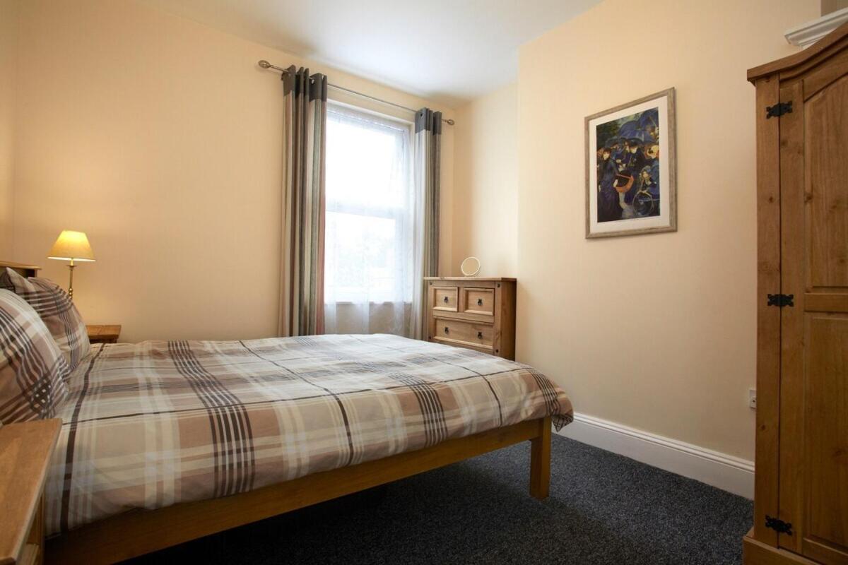 Vas' House Homestay York